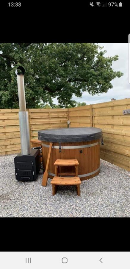 Authentic Wellnesshoeve Hansbeke Esterno foto