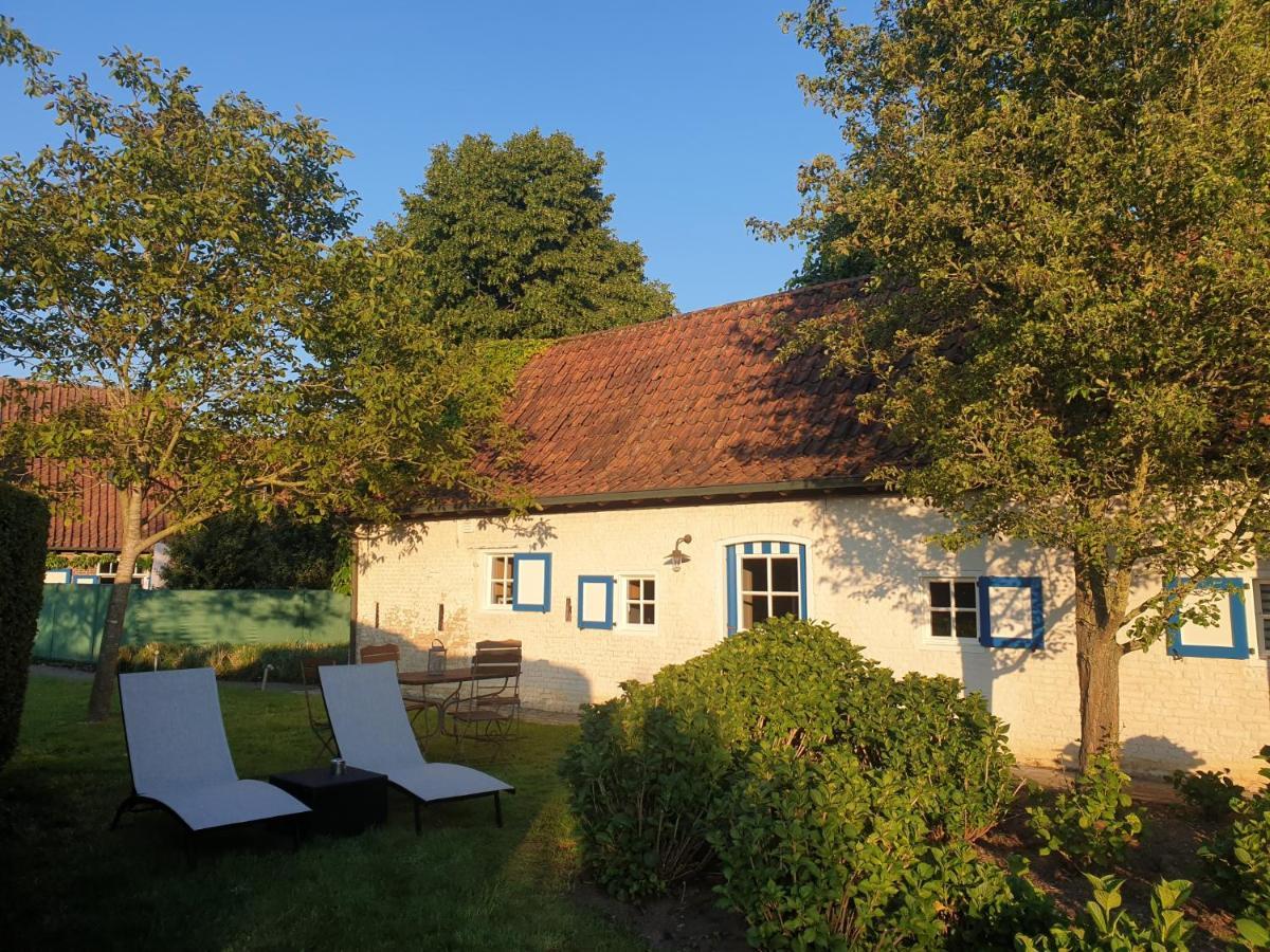 Authentic Wellnesshoeve Hansbeke Esterno foto